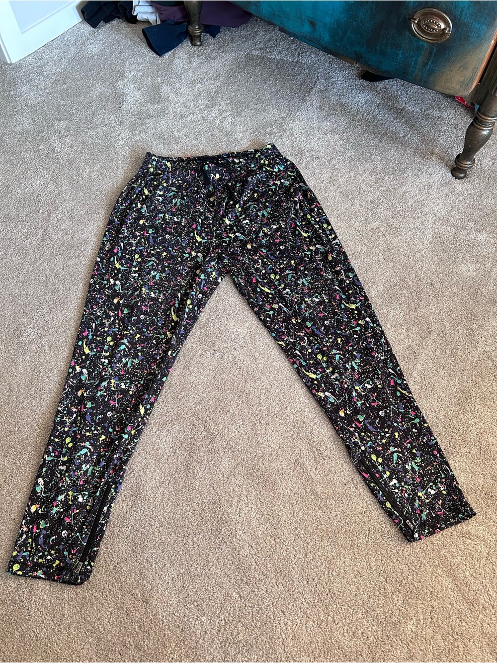 Victoria’s Secret VSX Knockout Crop Leggings Paint Splatter Black Multi Y2K